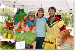 EarthDance Farmers bundled up for crisp fall farmers' markets in Tower Grove